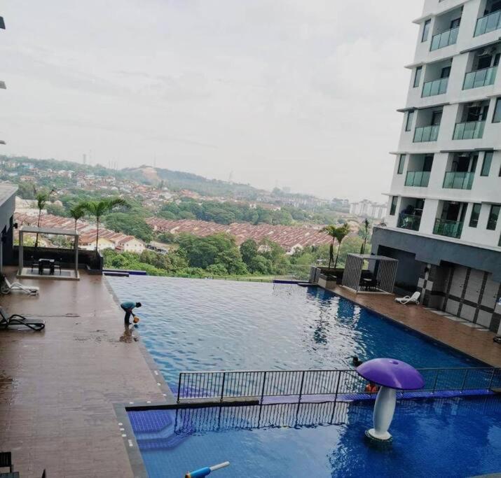 Attractive 3 Bedroom Condo With Pool-D Raudhah Homestay Kajang Eksteriør bilde