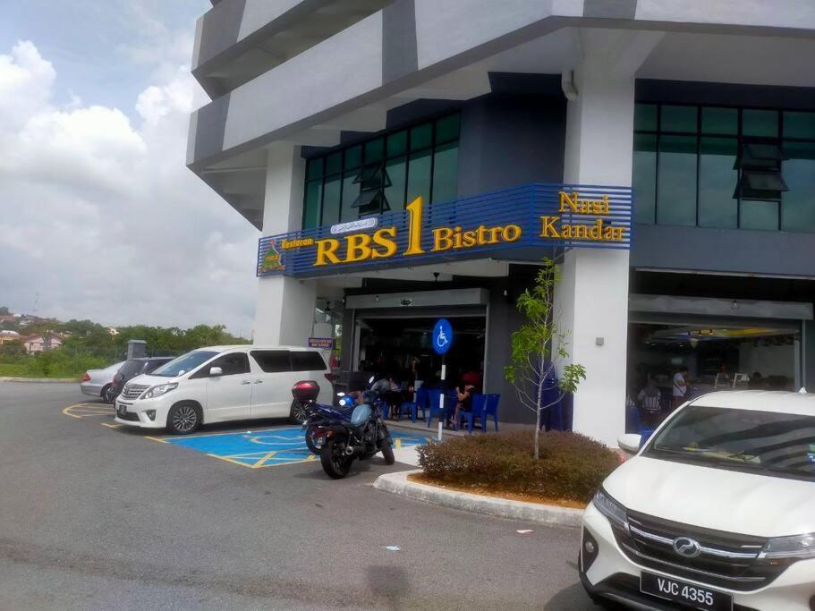 Attractive 3 Bedroom Condo With Pool-D Raudhah Homestay Kajang Eksteriør bilde